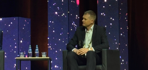 Tomasz Gessner podczas debaty na Invest Cuffs 2026